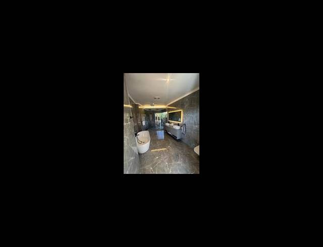 6 BEDROOM HOUSE FOR SALE IN MIDSTREAM ESTATE